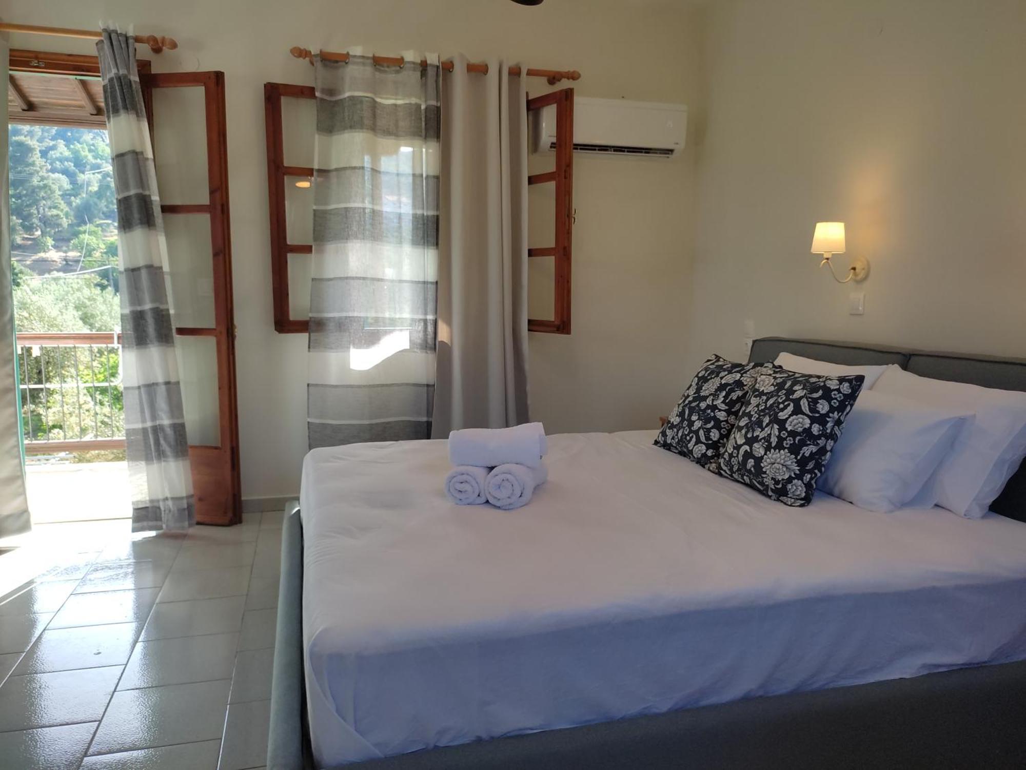 Dafnes Hotel Skopelos Buitenkant foto